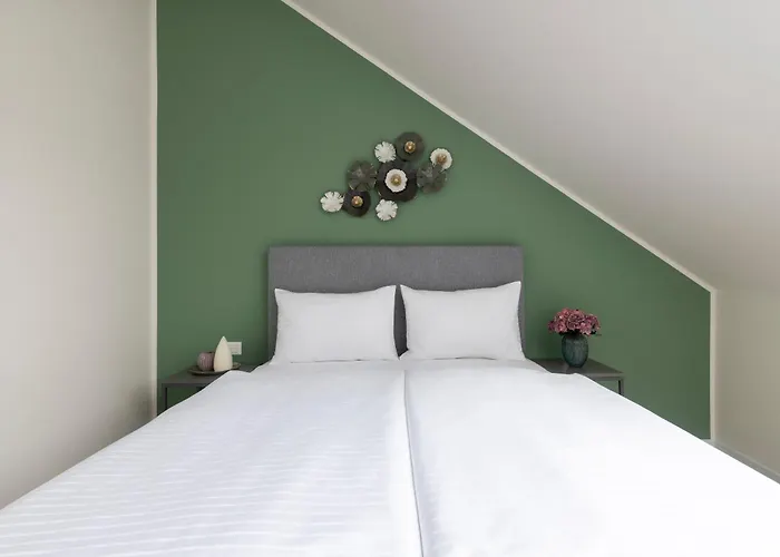 Kinsky Garden Apartments And Suites By Dwellfort Praga